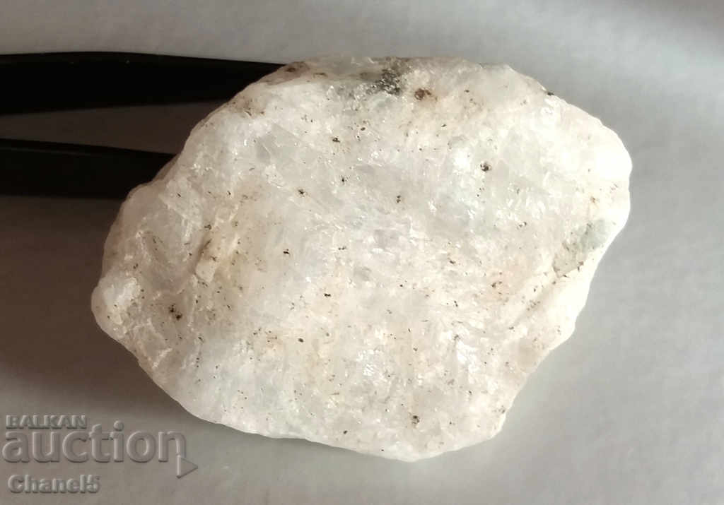 RAW MOON STONE - SRI LANKA - 141.90 carats (385) with price 25.00 BGN | € 12.78