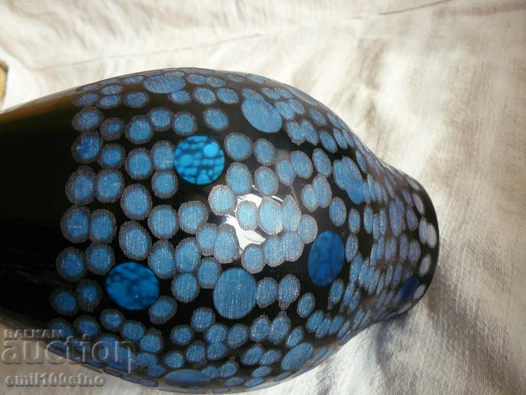 Auction  Large vase thick blue glass