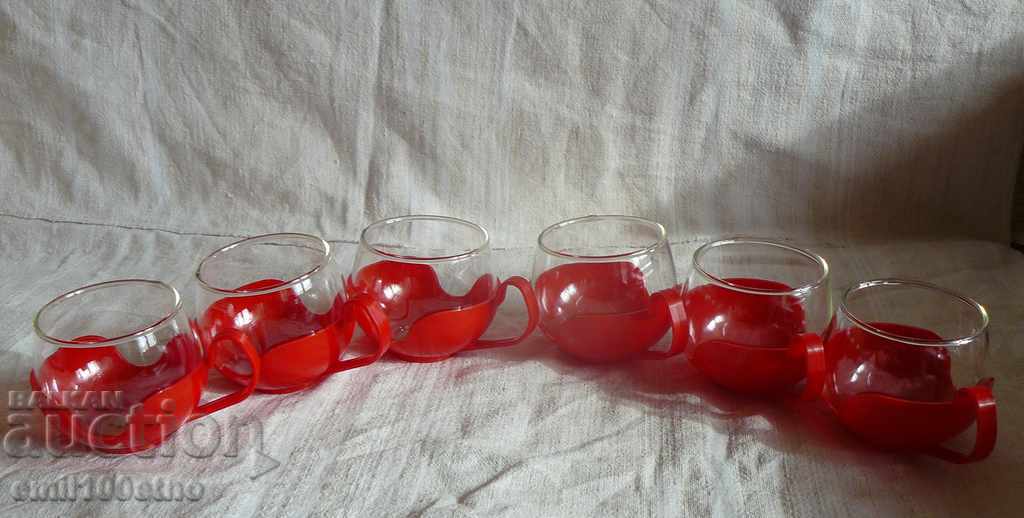 Auction Stylish tea set from the 80's plastic cups Auction Stylish tea set from the 80's plastic cups