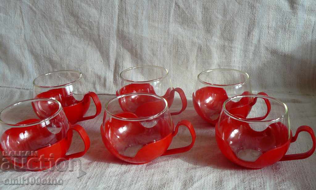 Stylish tea set from the 80's plastic cups