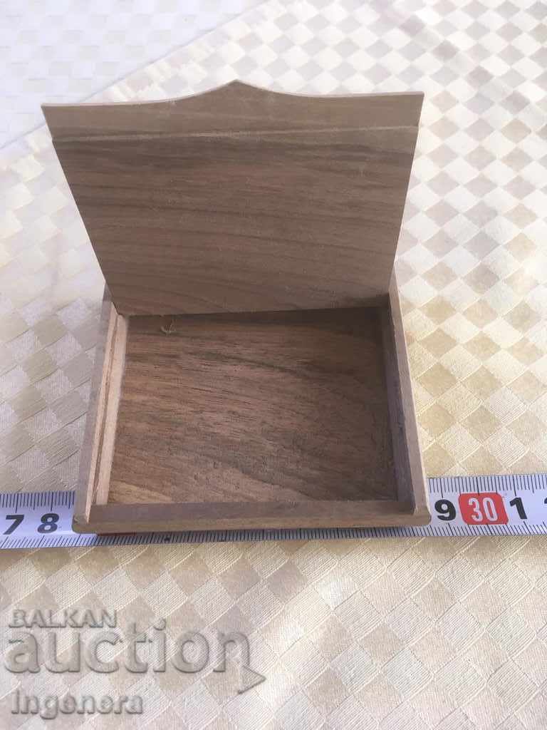 Auction  TOBACCO WOOD HANDMADE BOX