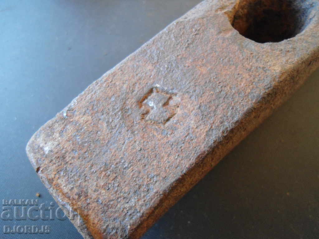 Auction Old hammer, 0.900 kg, markings Auction Old hammer, 0.900 kg, markings