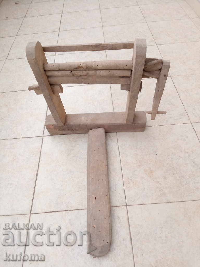 Πολύ παλιό πρέσα για βαμβάκι