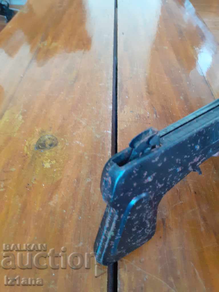 Delivery of Old Kid's Gun Delivery of Old Kid's Gun