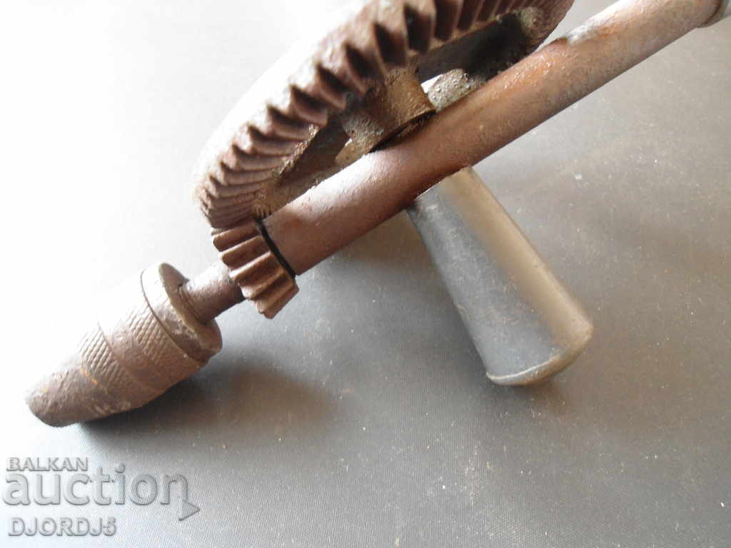 Licitație Instrument vechi, burghiu