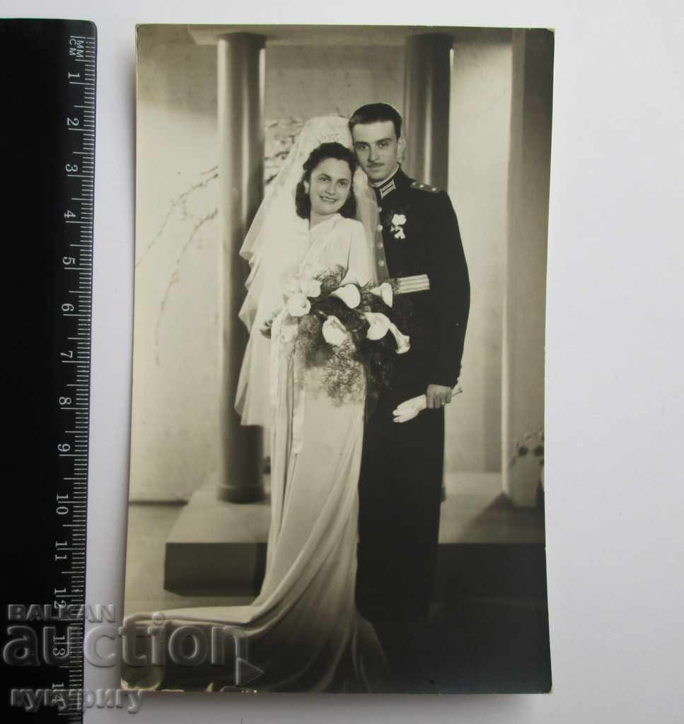 Παλαιά φωτογραφία γάμου ενός στρατιωτικού αξιωματούχου Βασιλείου της Βουλγαρίας με τιμή 20.00 BGN | € 10.23 Παλαιά φωτογραφία γάμου ενός στρατιωτικού αξιωματούχου Βασιλείου της Βουλγαρίας με τιμή 20.00 BGN | € 10.23