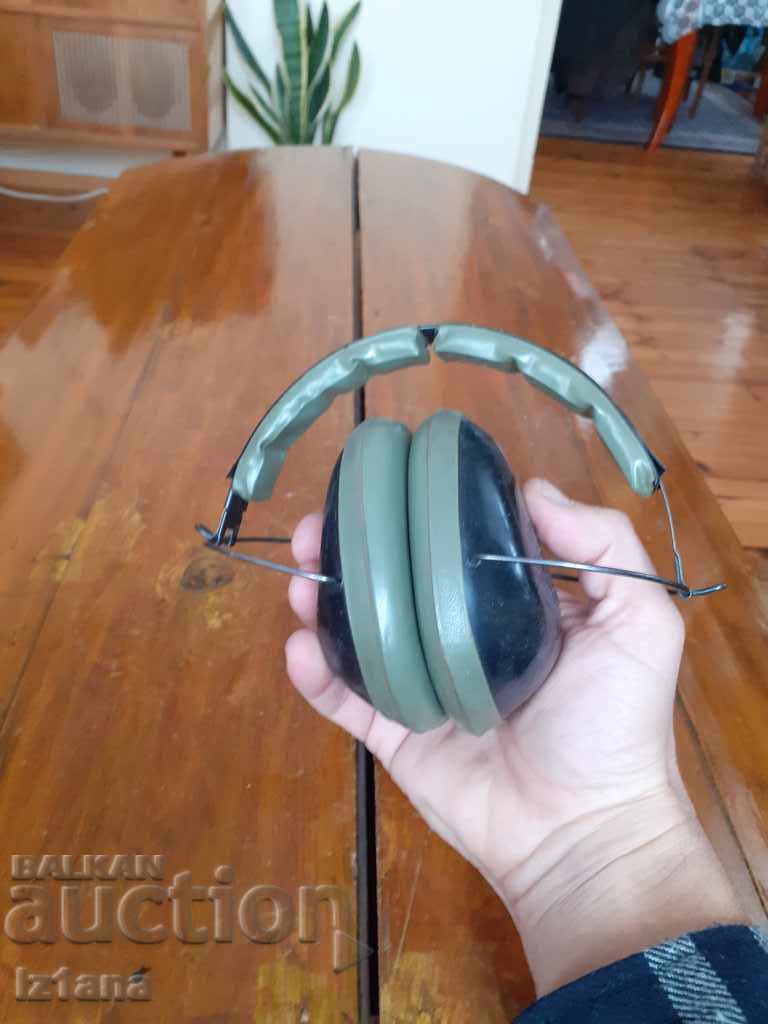 Old mufflers, Riwosa Zurich earphones with price 25.00 BGN | € 12.78 Old mufflers, Riwosa Zurich earphones with price 25.00 BGN | € 12.78