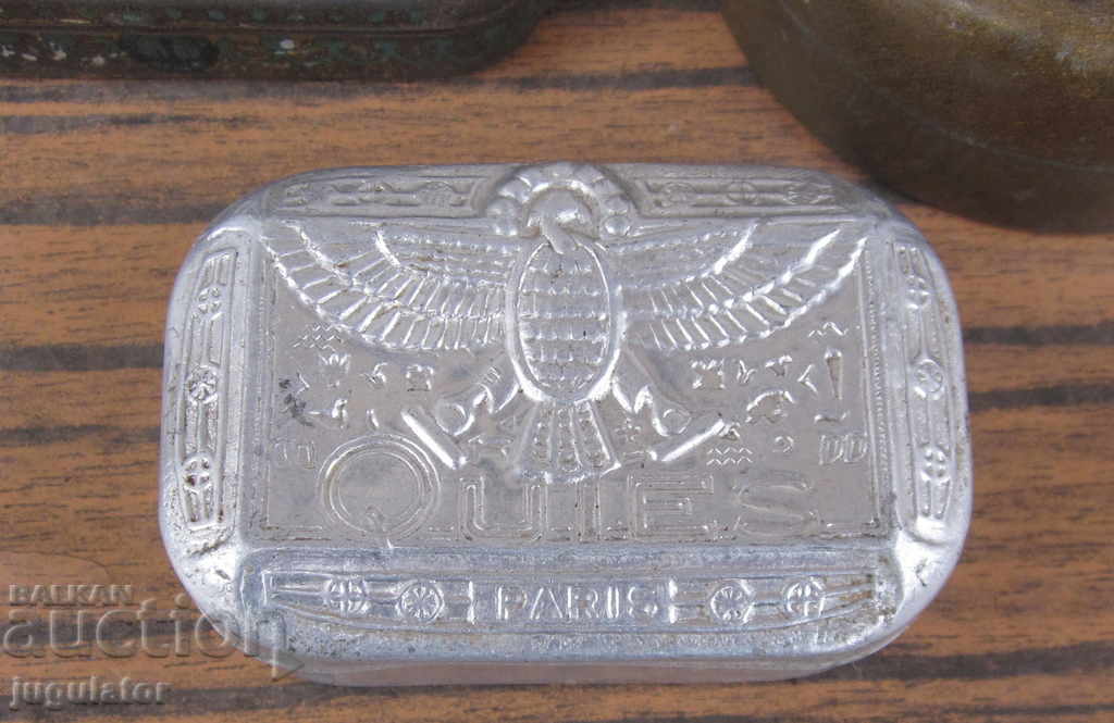 Delivery of lot of old medical metal tin pill boxes Delivery of lot of old medical metal tin pill boxes