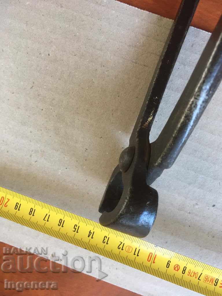 Licitație CLESTE KERPEDEN STRUMENT FORJAT-MADARA Licitație CLESTE KERPEDEN STRUMENT FORJAT-MADARA