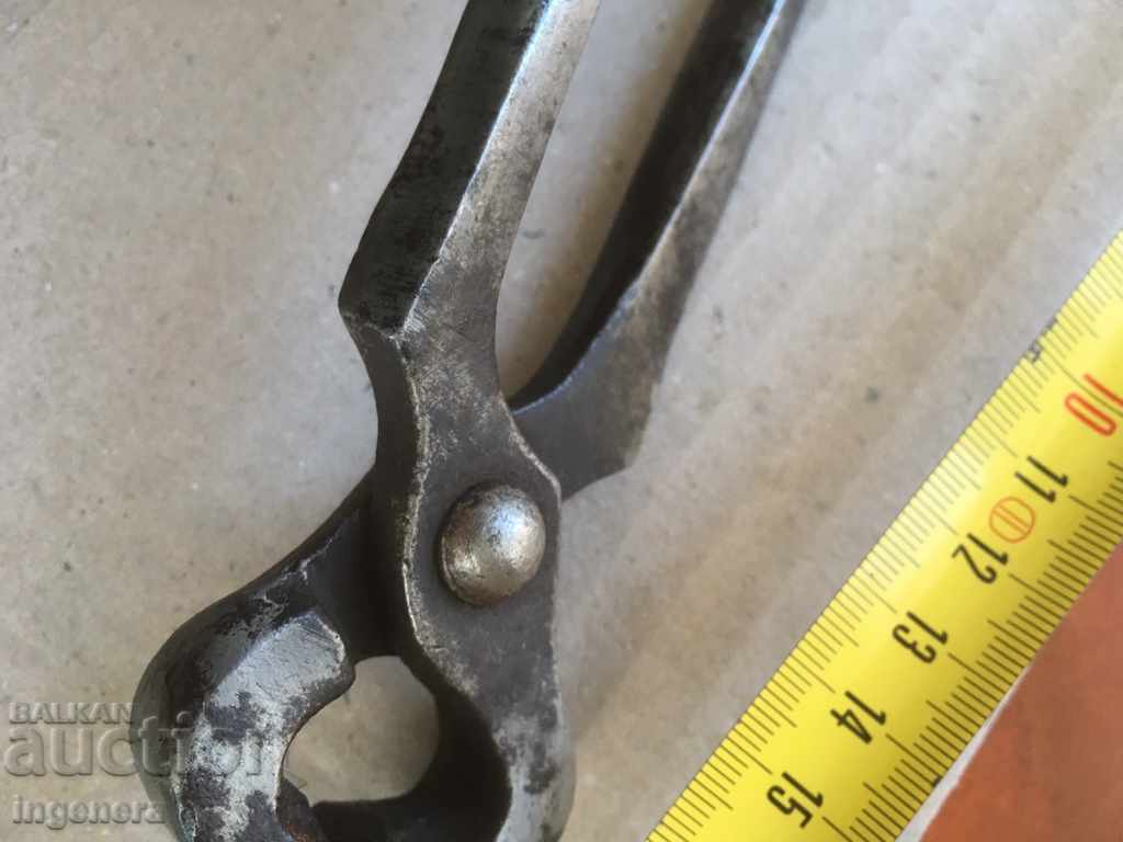Delivery of PLIERS KERPEDEN OLD FORGED TOOL Delivery of PLIERS KERPEDEN OLD FORGED TOOL