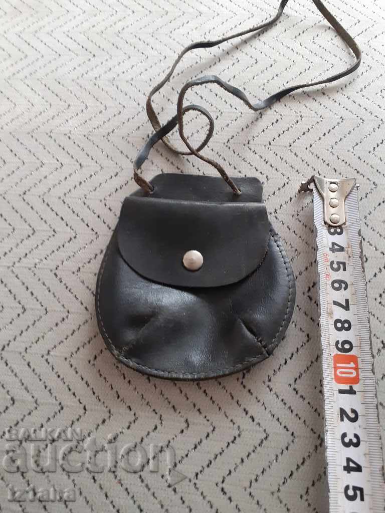 Old baby purse with price 12.00 BGN | € 6.14 Old baby purse with price 12.00 BGN | € 6.14