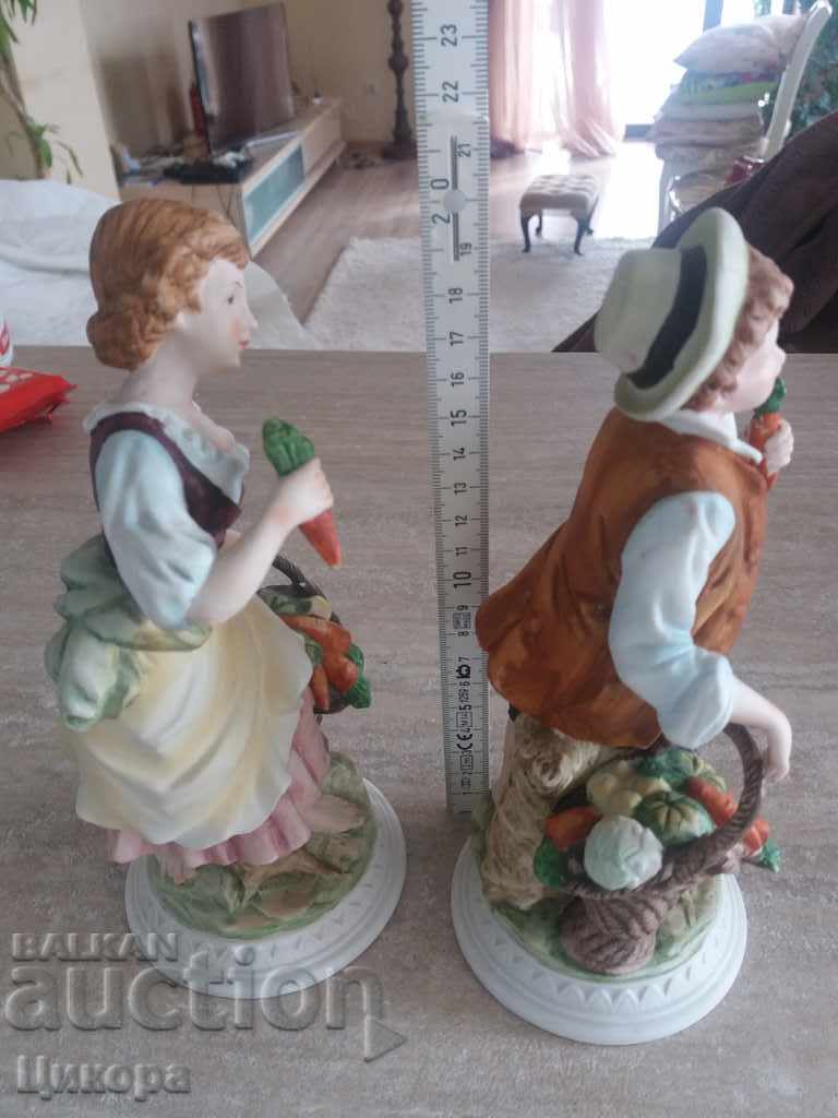 Auction PORCELAIN FIGURE STATUET-2 pcs Auction PORCELAIN FIGURE STATUET-2 pcs