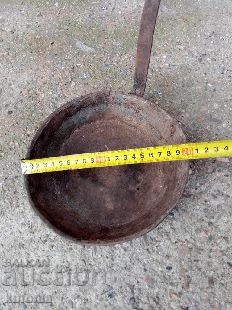 Παλιά κατσαρόλα χαλκού με τιμή 29.99 BGN | € 15.33 Παλιά κατσαρόλα χαλκού με τιμή 29.99 BGN | € 15.33