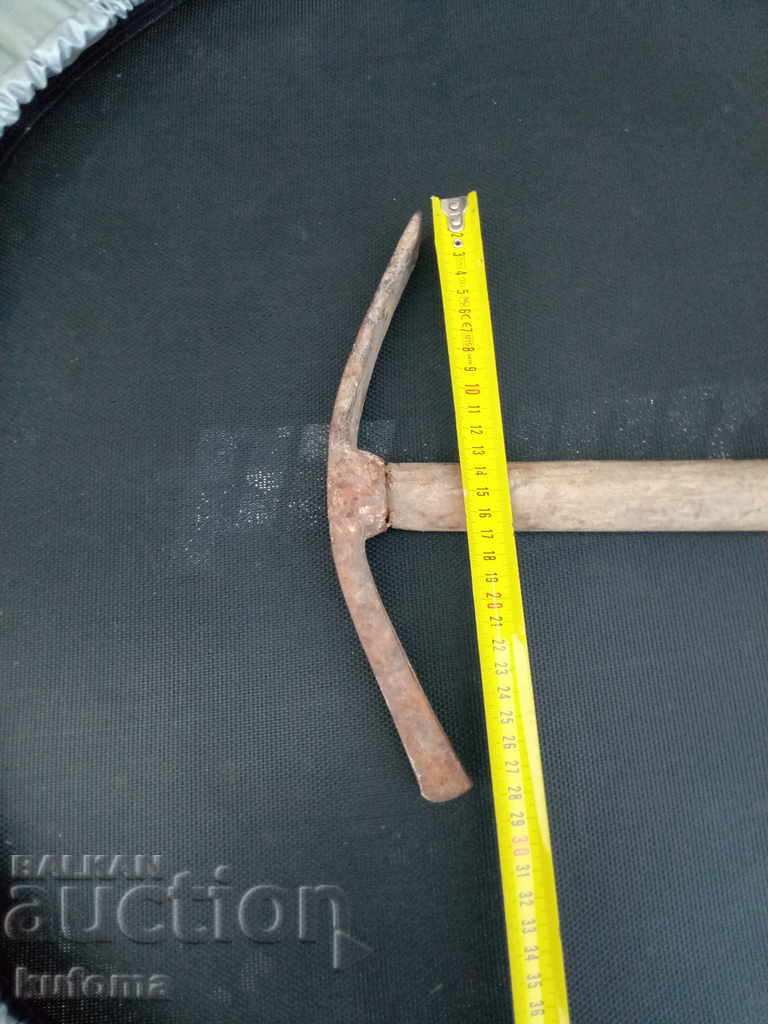 An old macaque with price 29.99 BGN | € 15.33 An old macaque with price 29.99 BGN | € 15.33