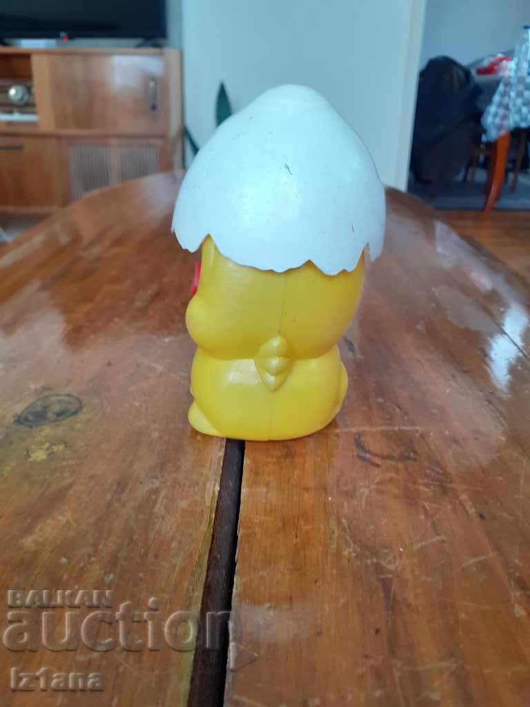 Delivery of Old toy chicken Delivery of Old toy chicken