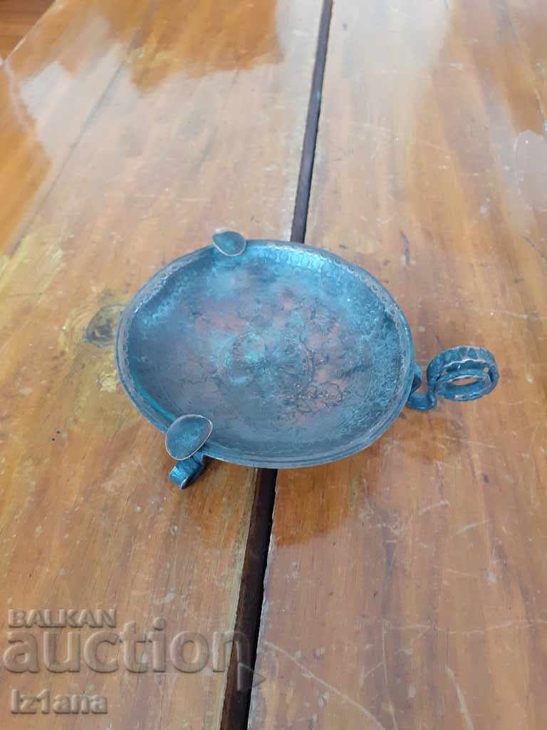 Old wrought iron ashtray with price 15.00 BGN | € 7.67 Old wrought iron ashtray with price 15.00 BGN | € 7.67