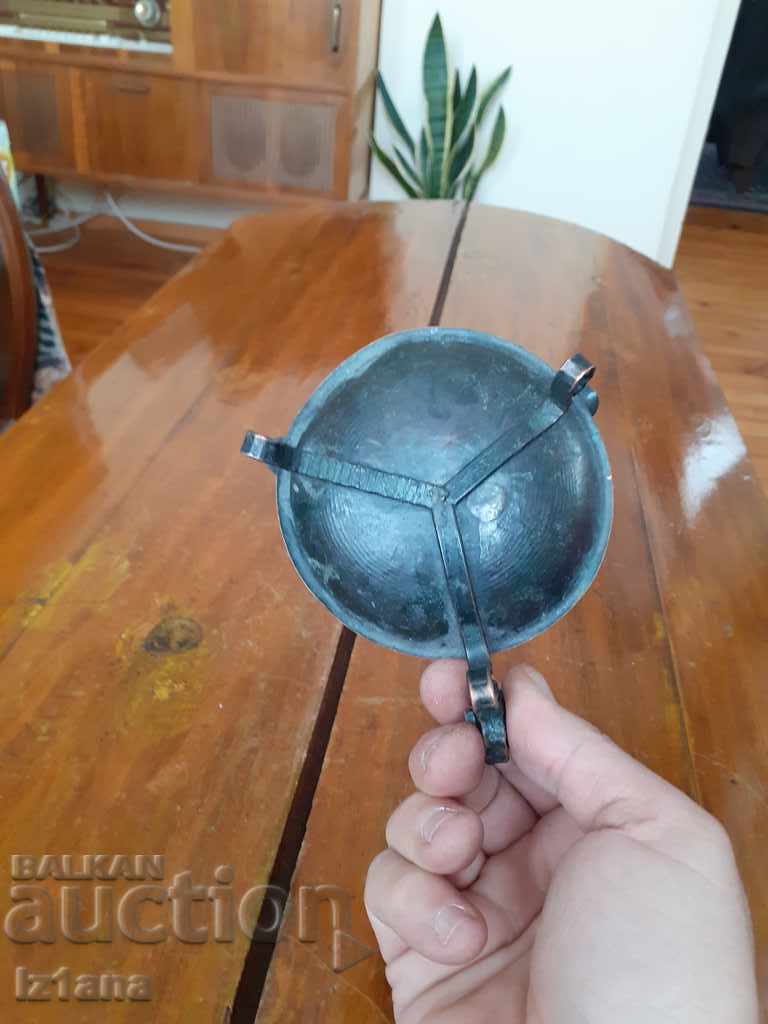 Delivery of Old wrought iron ashtray Delivery of Old wrought iron ashtray