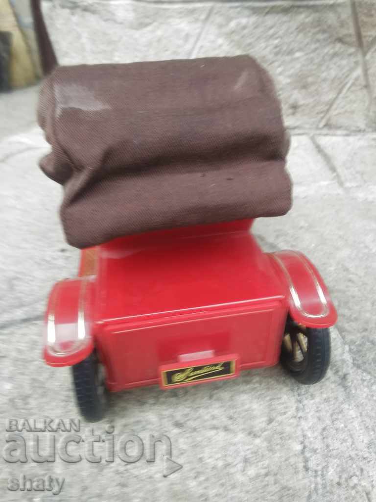 Delivery of Old lantern cart. Lantern box. Delivery of Old lantern cart. Lantern box.