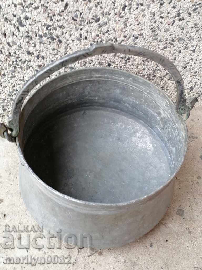 Калайдисан менец, котел, бакър, меден съд с цена 107.00 лв. | € 54.71 Калайдисан менец, котел, бакър, меден съд с цена 107.00 лв. | € 54.71