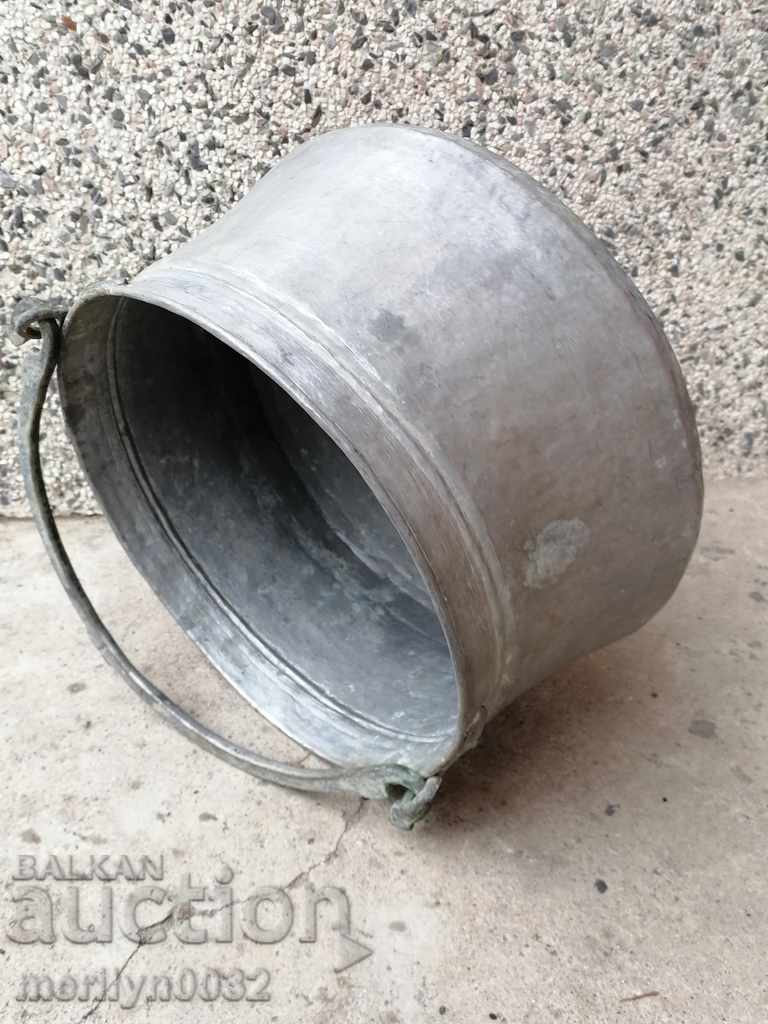 Аукцион Калайдисан менец, котел, бакър, меден съд Аукцион Калайдисан менец, котел, бакър, меден съд