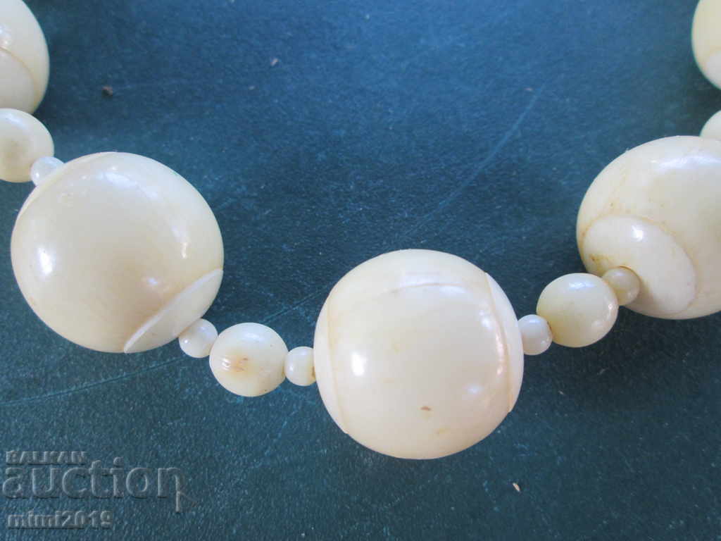 Παλιό κολιέ από κόκκαλο με τιμή 15.00 BGN | € 7.67