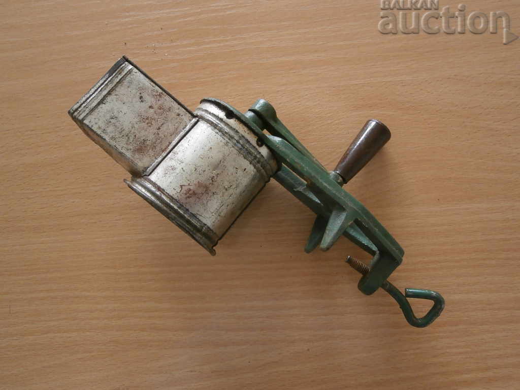 μύλος μύλου αρχαίων συλλεκτών με τιμή 21.00 BGN | € 10.74 μύλος μύλου αρχαίων συλλεκτών με τιμή 21.00 BGN | € 10.74