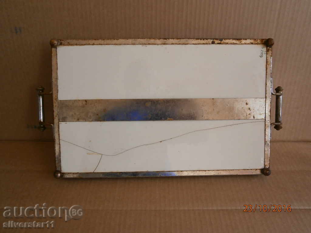 Delivery of old porcelain tray Delivery of old porcelain tray