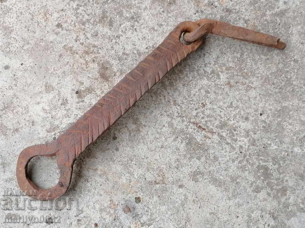 Auction Old carved wrought iron padlock primitive chain Auction Old carved wrought iron padlock primitive chain