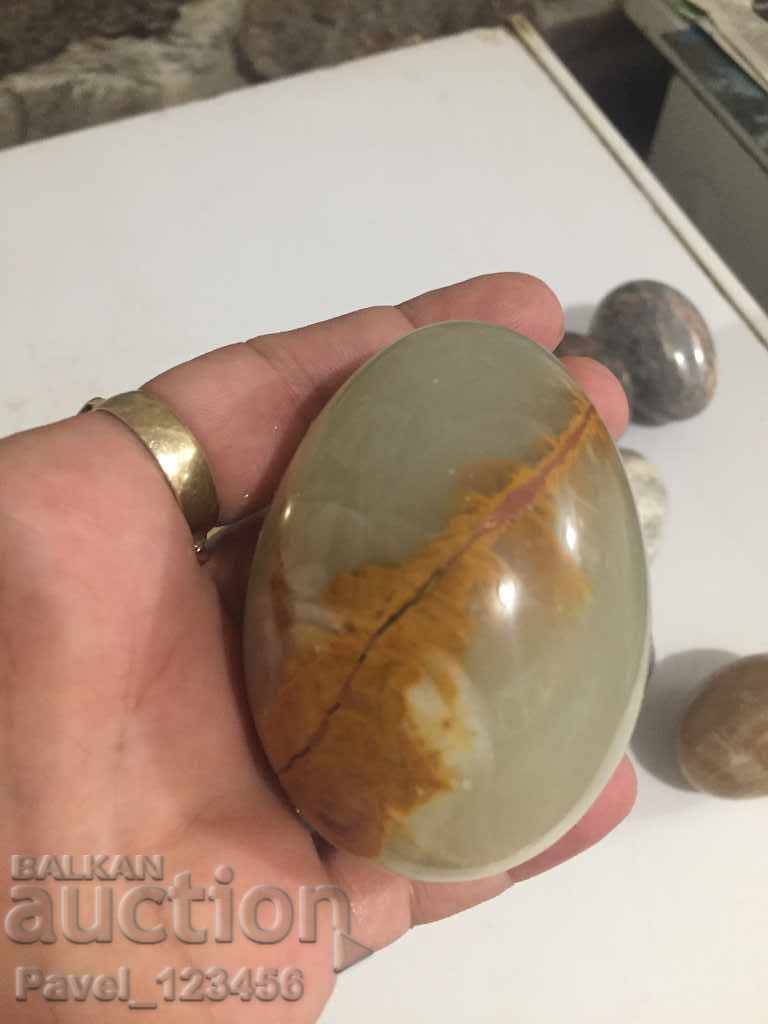 Delivery of 10 collection of stone eggs Delivery of 10 collection of stone eggs