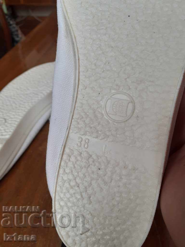 Old sneakers, canvas PIRIN - 6