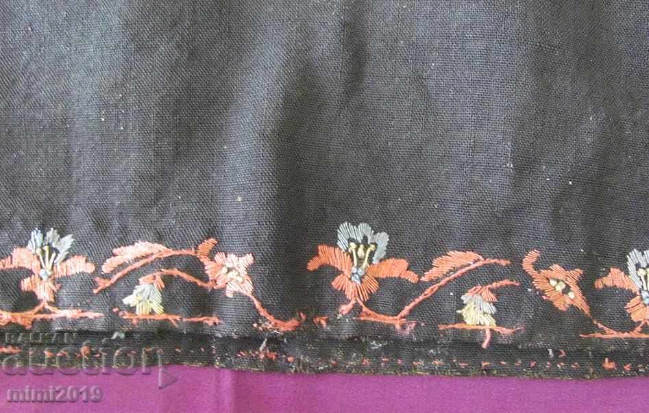 Delivery of 19 век Фолк Арт Женска Носия, Костюм златна сърма и пайети Delivery of 19 век Фолк Арт Женска Носия, Костюм златна сърма и пайети