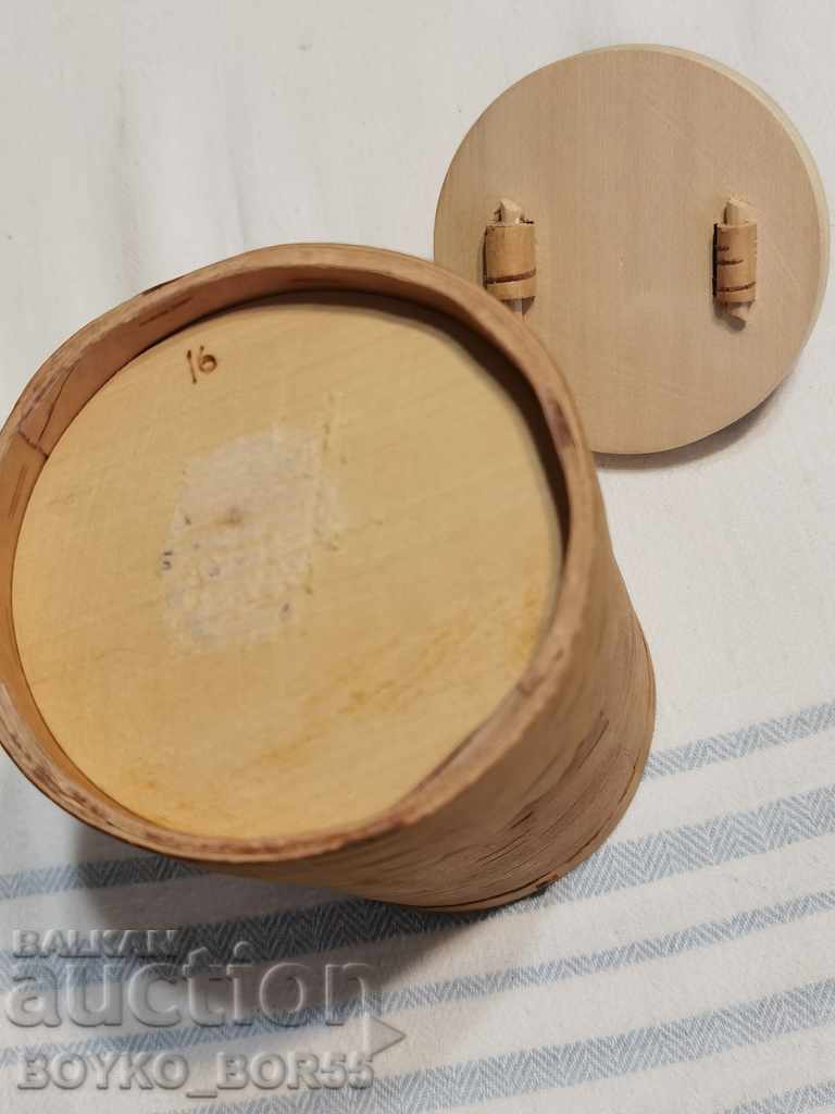 Auction Original Russian Antique Birch Box Auction Original Russian Antique Birch Box