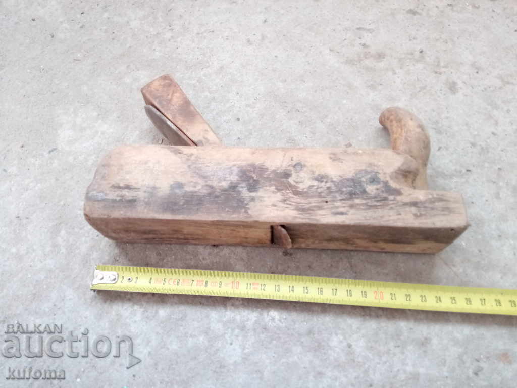 Old carpentry grater with price 19.99 BGN | € 10.22 Old carpentry grater with price 19.99 BGN | € 10.22