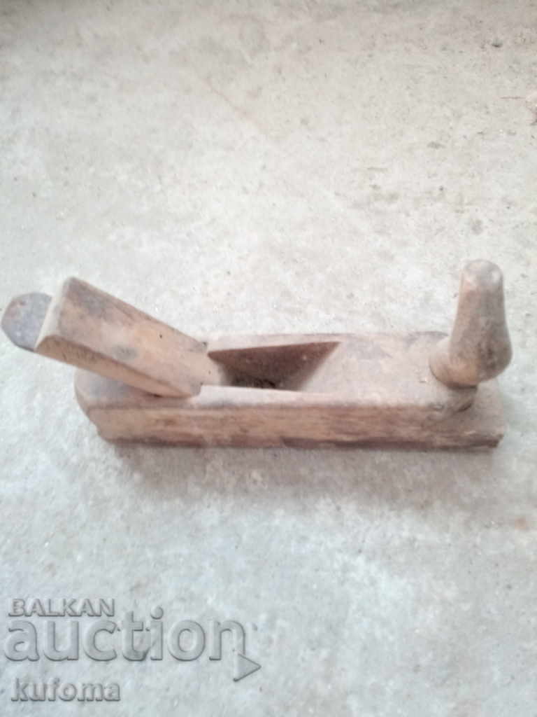 Auction  Old carpentry grater