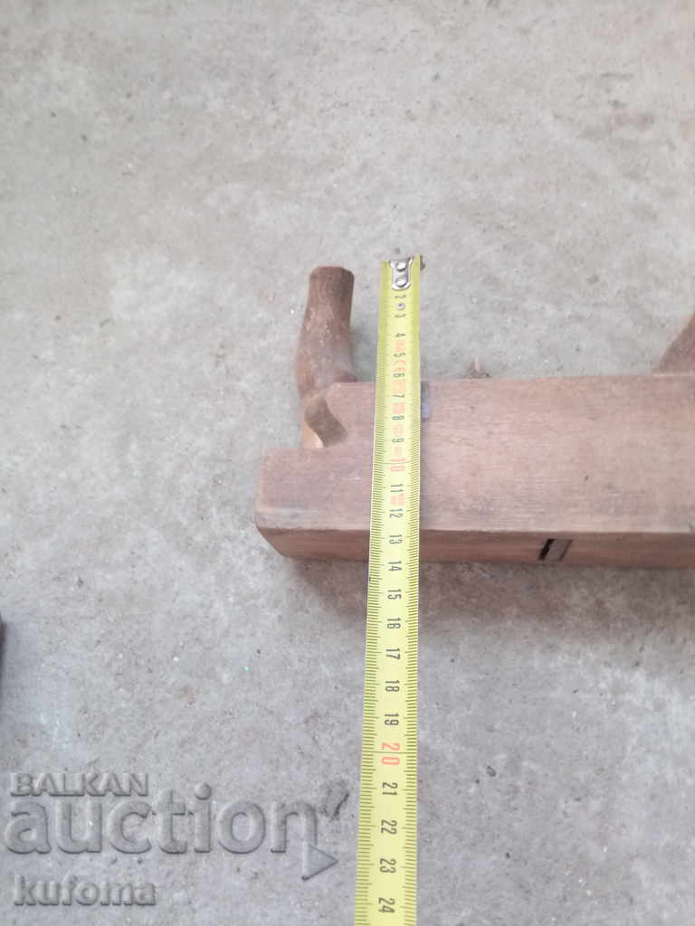 Auction  Old carpentry grater