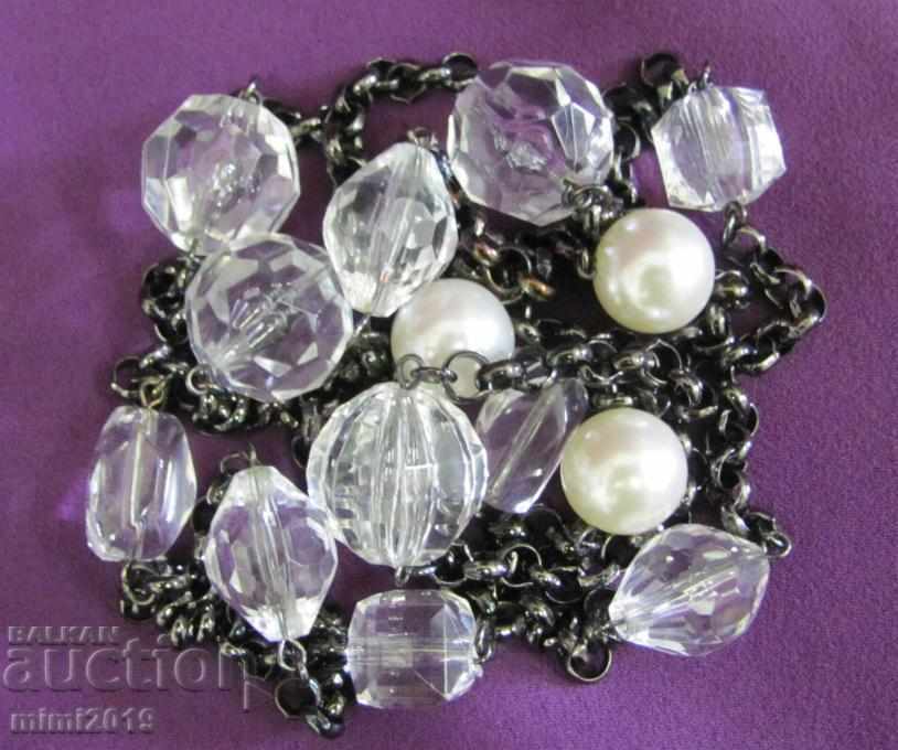 Auction 80's Vintich Women's Metal and Plexiglas Necklace Auction 80's Vintich Women's Metal and Plexiglas Necklace