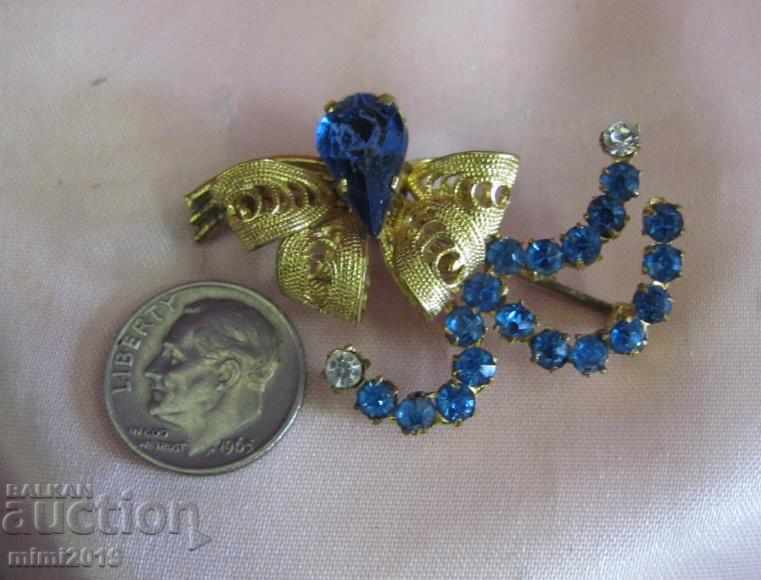 Delivery of Vintage Women's Brooch Bohemia Delivery of Vintage Women's Brooch Bohemia