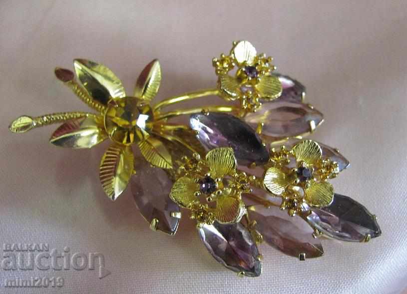 Vintage Women's Brooch Bohemia with price 45.00 BGN | € 23.01 Vintage Women's Brooch Bohemia with price 45.00 BGN | € 23.01