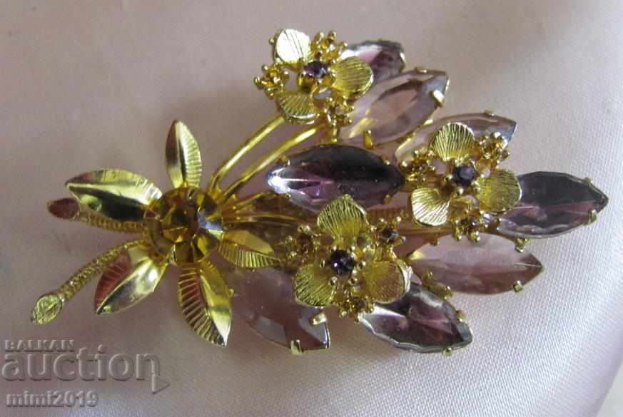 Auction Vintage Women's Brooch Bohemia Auction Vintage Women's Brooch Bohemia