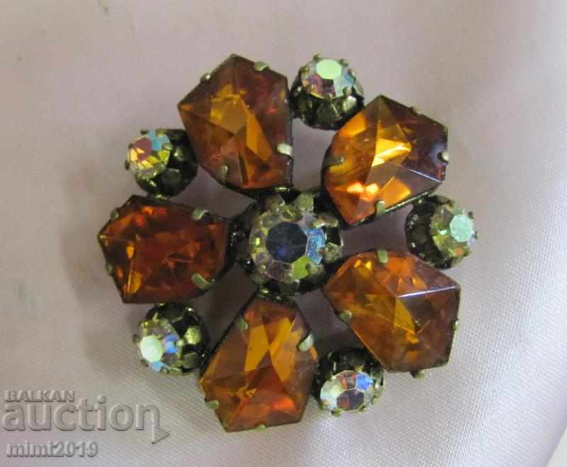 Delivery of Vintage Women's Brooch Bohemia Delivery of Vintage Women's Brooch Bohemia
