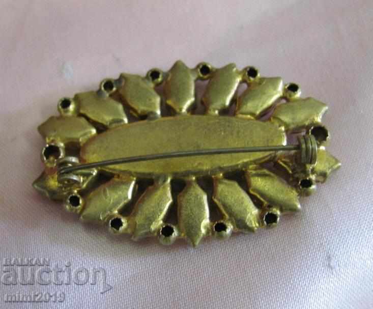 Delivery of Vintage Women's Brooch Bohemia Delivery of Vintage Women's Brooch Bohemia