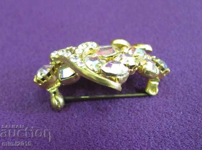 Delivery of Vintage Women's Brooch Bohemia