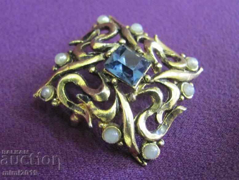 Vintage Women's Brooch Bohemia with price 45.00 BGN | € 23.01 Vintage Women's Brooch Bohemia with price 45.00 BGN | € 23.01