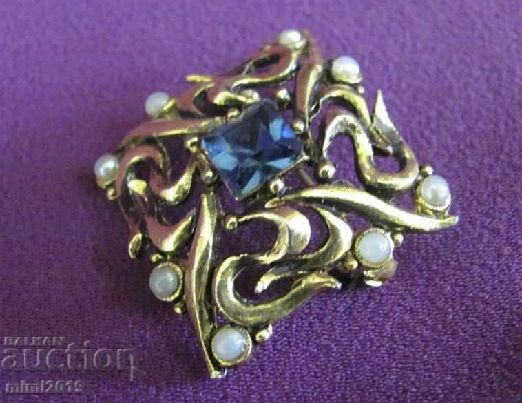 Auction Vintage Women's Brooch Bohemia Auction Vintage Women's Brooch Bohemia
