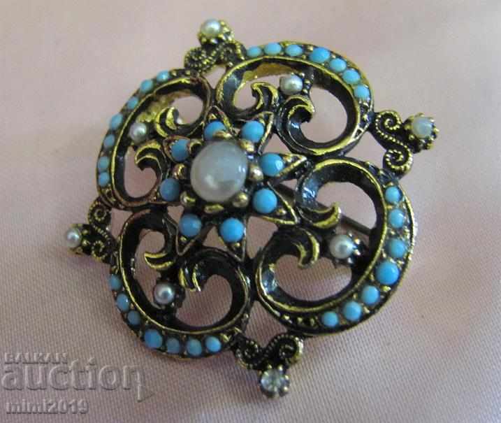 Auction  Vintage Women's Brooch