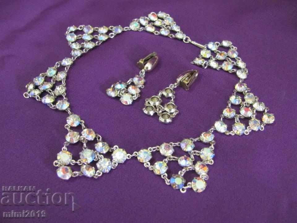 Auction Vintage Ladies Set Necklace and Earrings Auction Vintage Ladies Set Necklace and Earrings