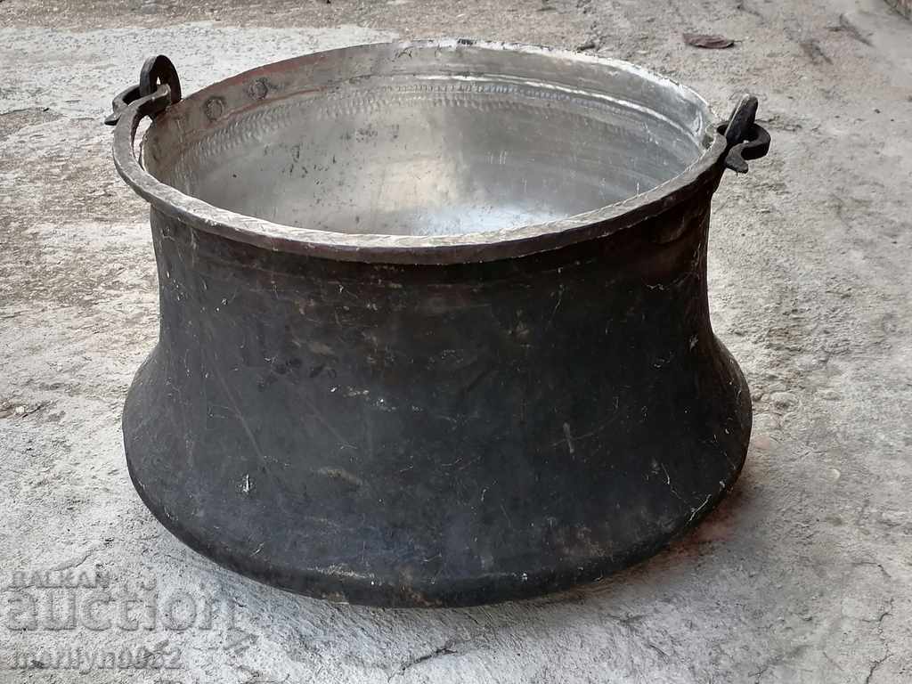 Old harania, a copper pot, a big boiler, a baker, a bumper with price 189.00 BGN | € 96.63 Old harania, a copper pot, a big boiler, a baker, a bumper with price 189.00 BGN | € 96.63
