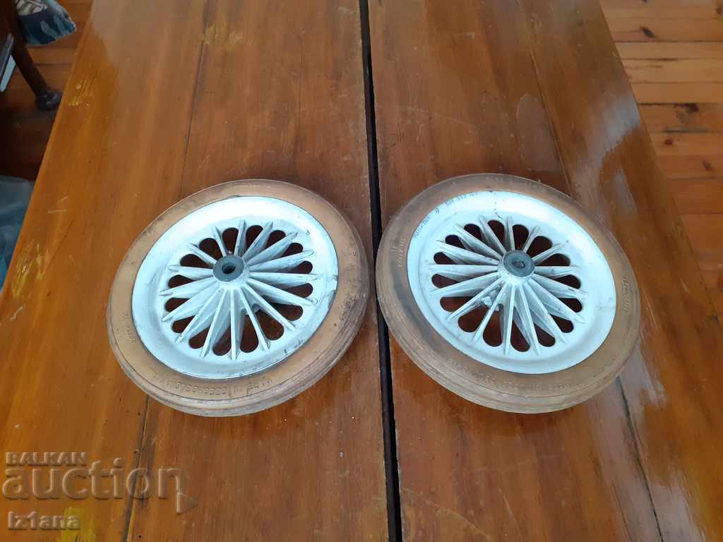 Old tires, wheels with price 40.00 BGN | € 20.45 Old tires, wheels with price 40.00 BGN | € 20.45