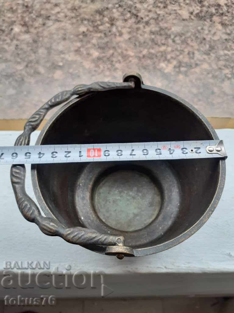 Delivery of INTERESTING BRONZE COURT MENCHE Delivery of INTERESTING BRONZE COURT MENCHE