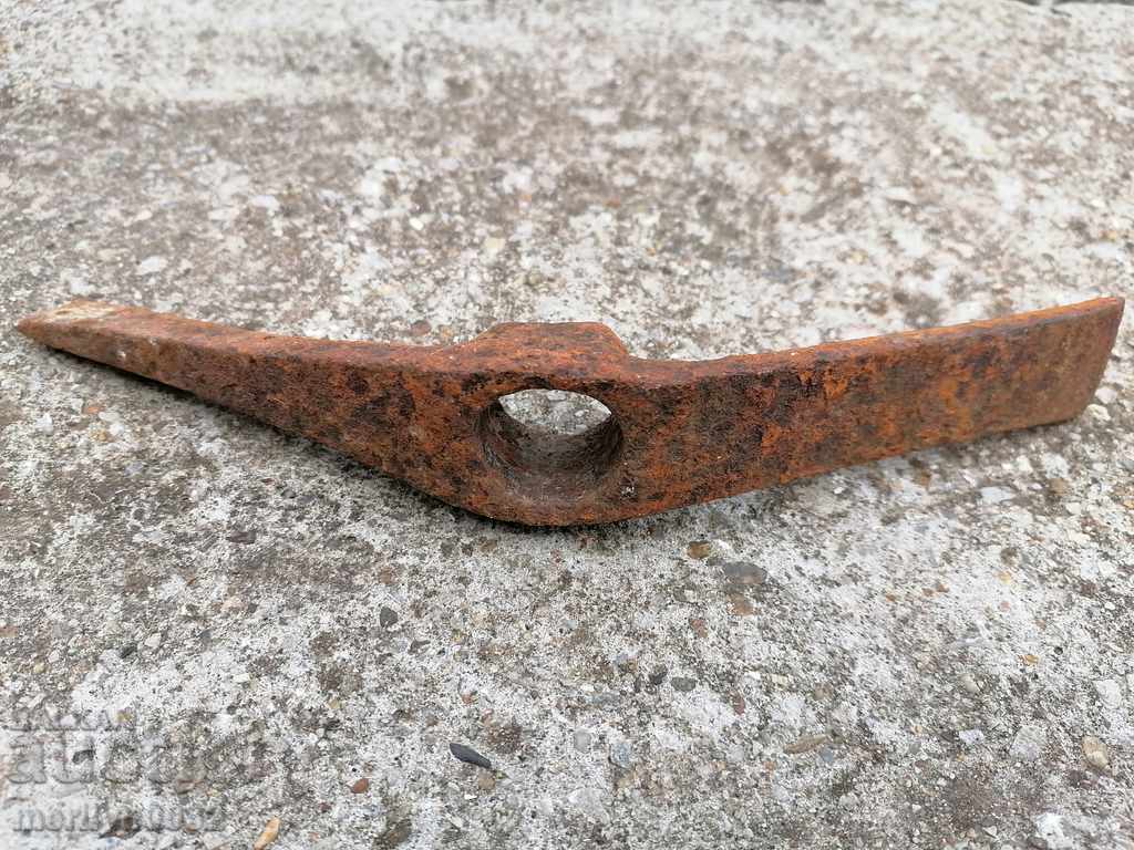 Delivery of Revival hand-forged pickaxe with wrought iron engravings Delivery of Revival hand-forged pickaxe with wrought iron engravings